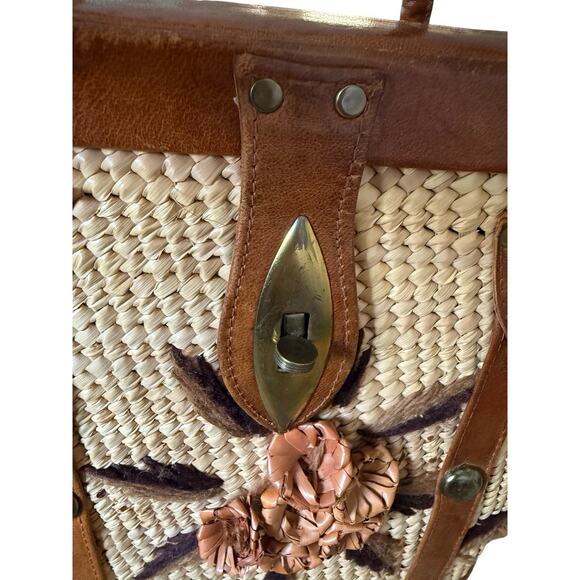 1960s Vintage Woven Straw Leather Floral Handbag Tote Purse Collectible Bag - Picture 3 of 11